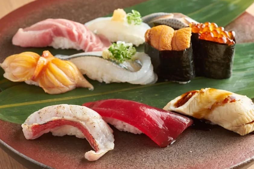 料理：リーズナブルなにぎり寿司セット