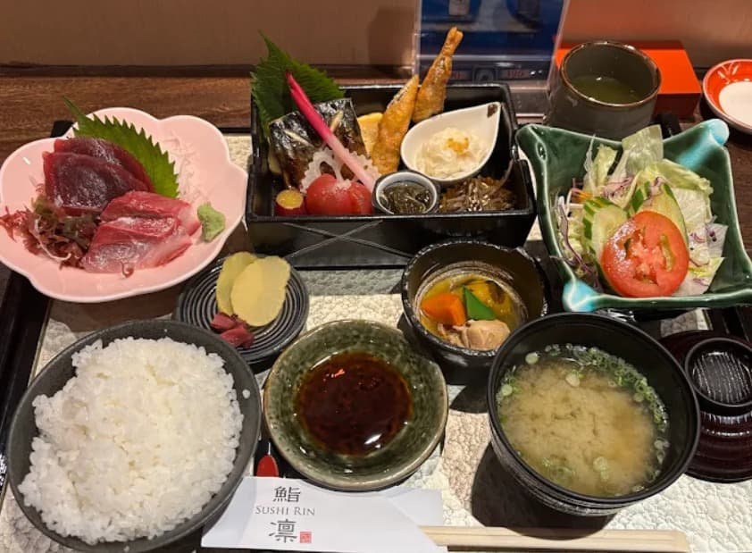 料理：満足感のある刺身セット