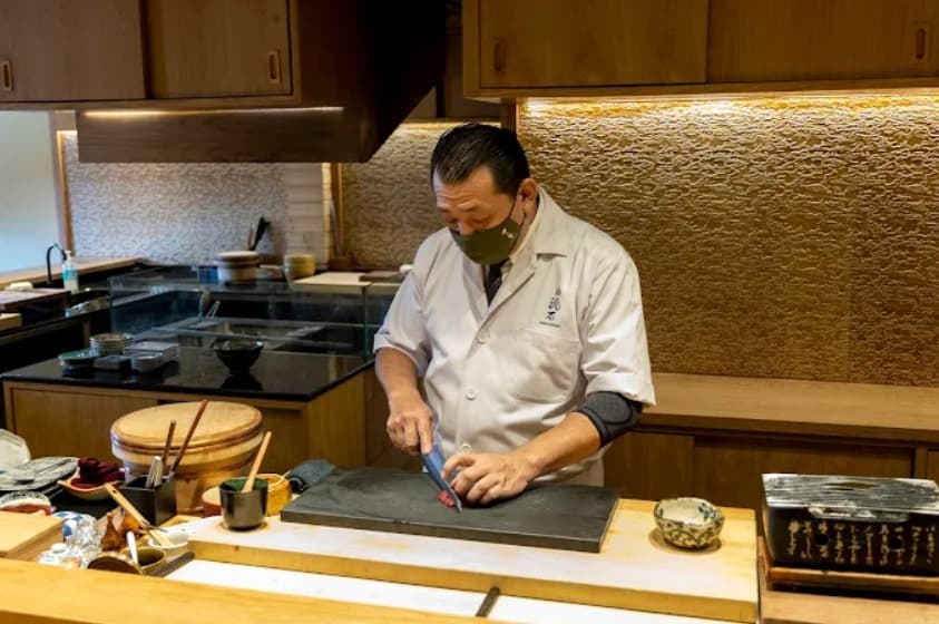 店内：目の前で職人が握る寿司十番 本店 SUSHI JUBAN Asok Branchのカウンター席