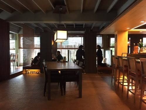 店内：落ち着いた雰囲気で入りやすい茶々庵の店内