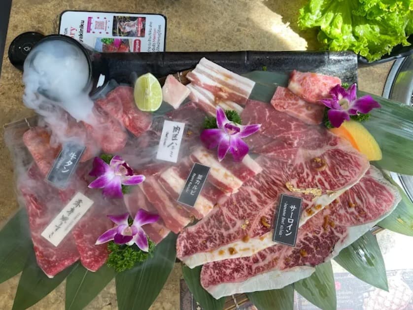 料理：カルビ・牛タン・サーロインなど一度に味わえる肉匠の牛肉