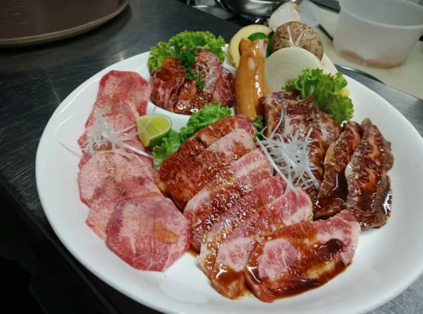 料理：部位ごとの食感を楽しめる焼肉 スタミナ苑 日本街店の焼肉セット