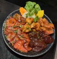 焼肉三休アソーク店のホルモンミックス