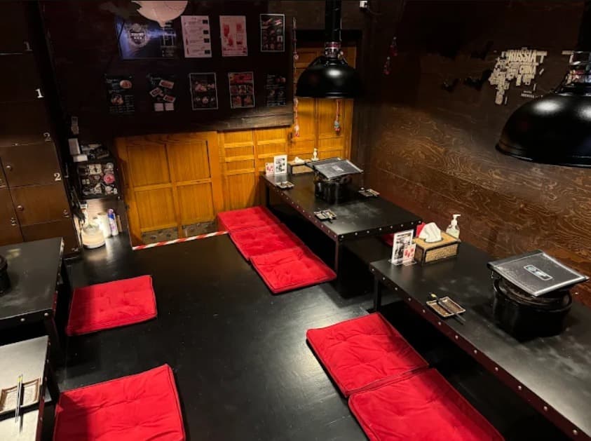 店内：和風モダンな東京 XXXの座敷席