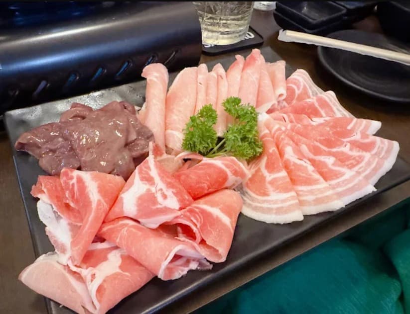料理：さまざまな部位を味わえるJing Jing Shabu Shabuの肉