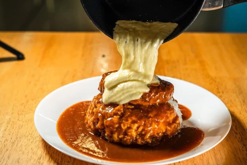 料理：濃厚なKhao yiphun ข้าวญี่ปุ่นのハンバーグチーズ