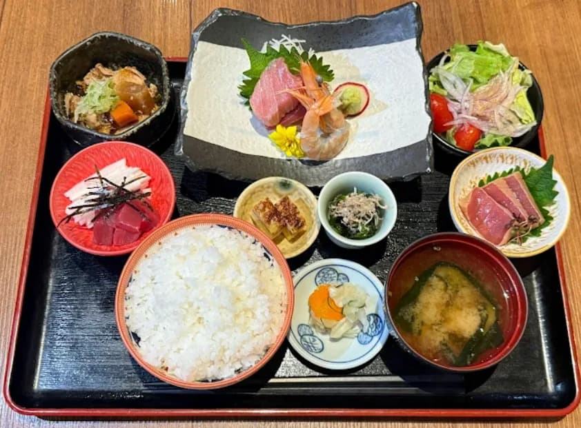 料理：1日限定10食の福福 Fuku Fukuの生本マグロ100％定食