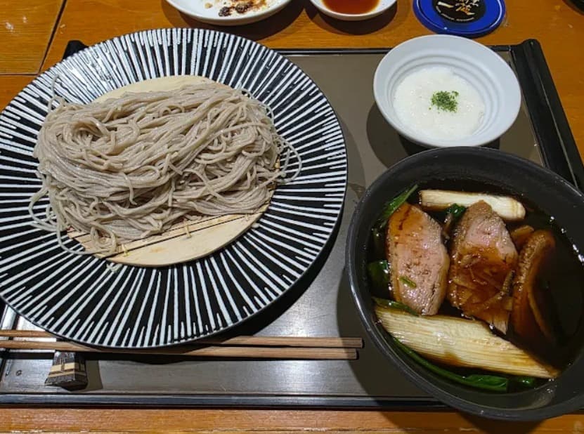 料理：コシとツヤのあるそば割烹 一芯の鴨せいろそば