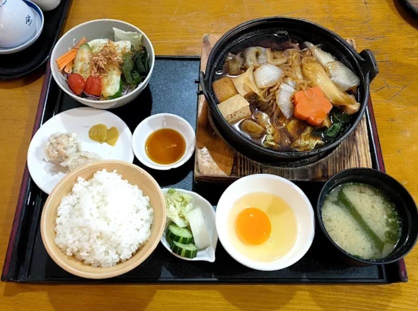 料理：満足度の高いそば割烹 一芯ビーフすき焼き定食