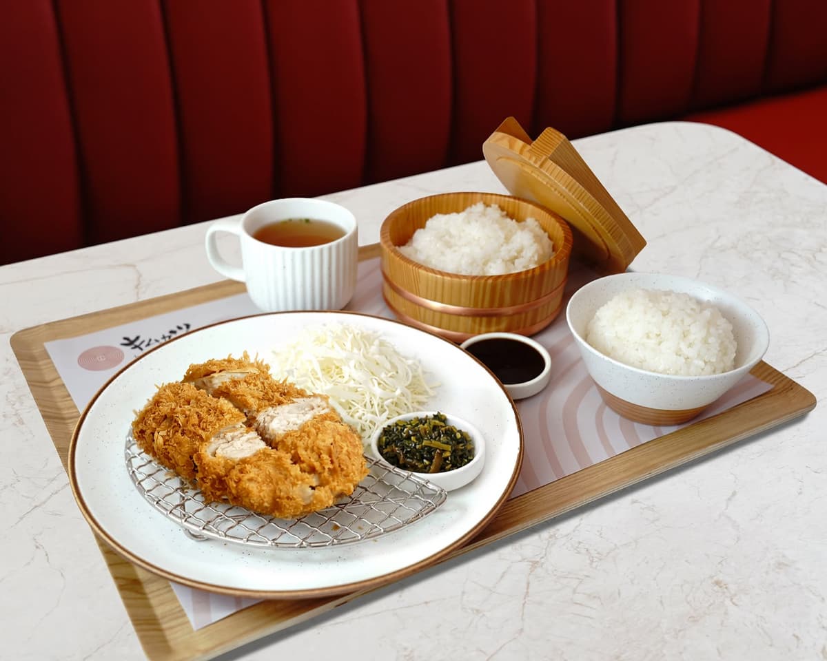 ミルフィーユとんかつ定食（ご飯・キャベツ・味噌汁付き）