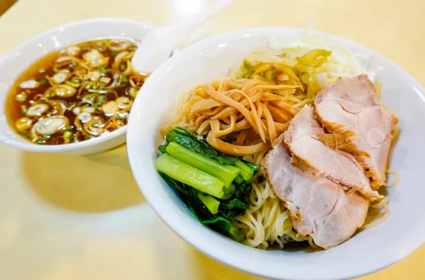 料理：スープがしっかり絡むらあめん一番のラーメン