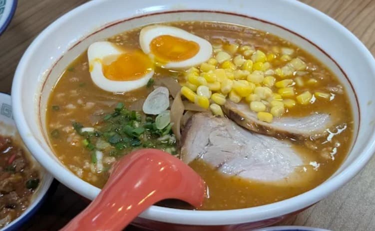 料理：毎日通っても飽きないらあめん亭 スクンビット33店の味噌らあめん