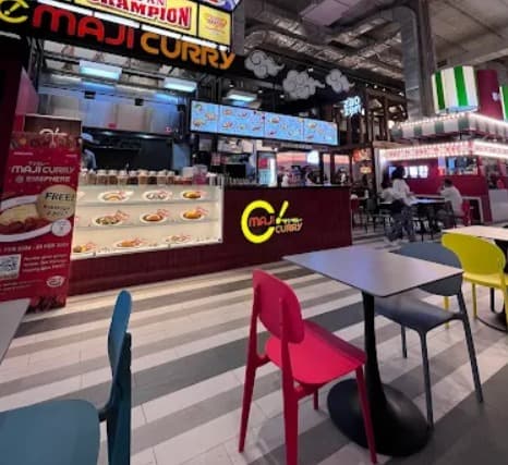 店内：一人でも利用しやすいマジカレー エムスフィアの店内