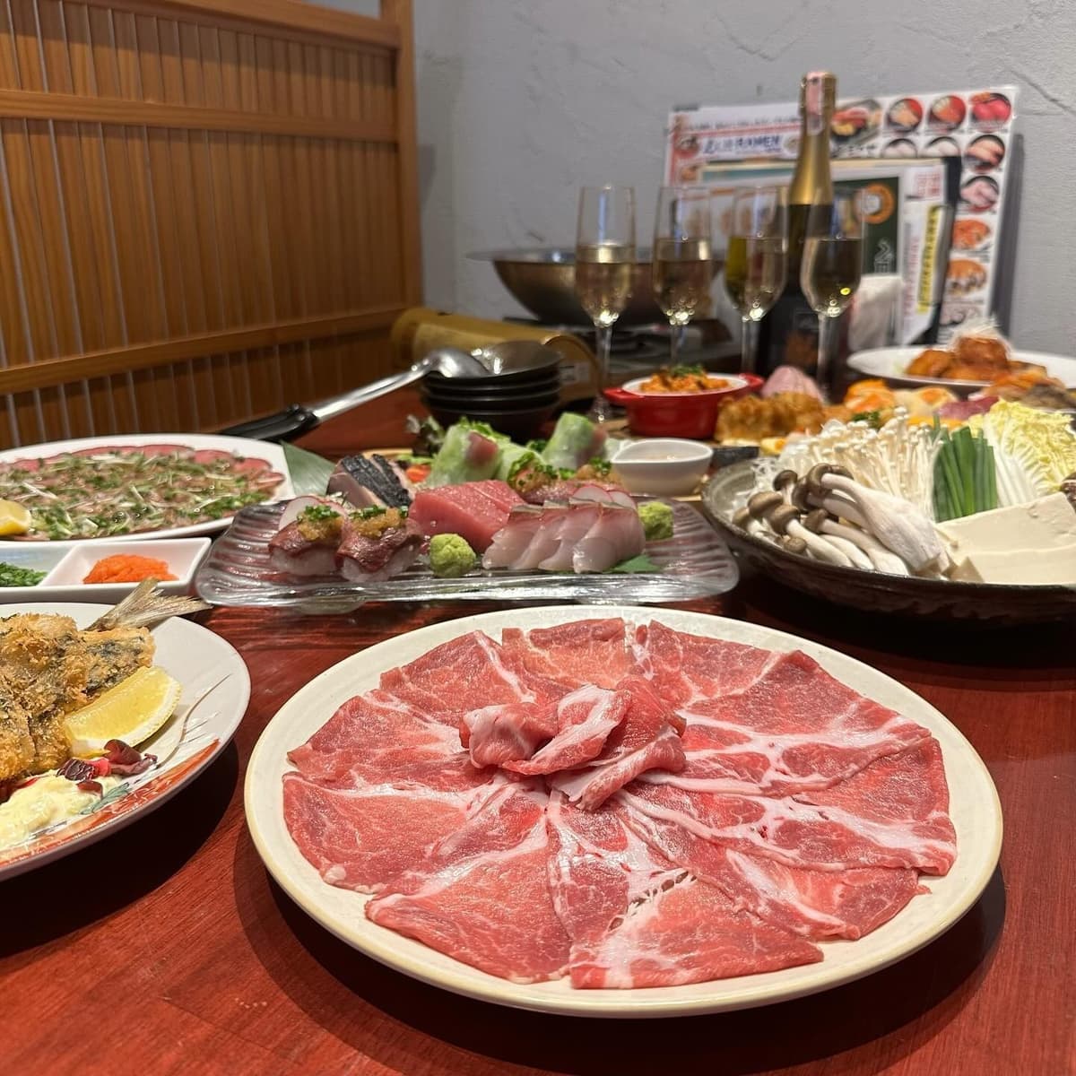 黒豚しゃぶしゃぶと刺身を楽しめる和食コース｜レカン55 トンロー店