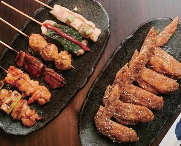 Yakitori Izakaya BanBan Ekkamaiの人気メニューである炭火焼き鳥