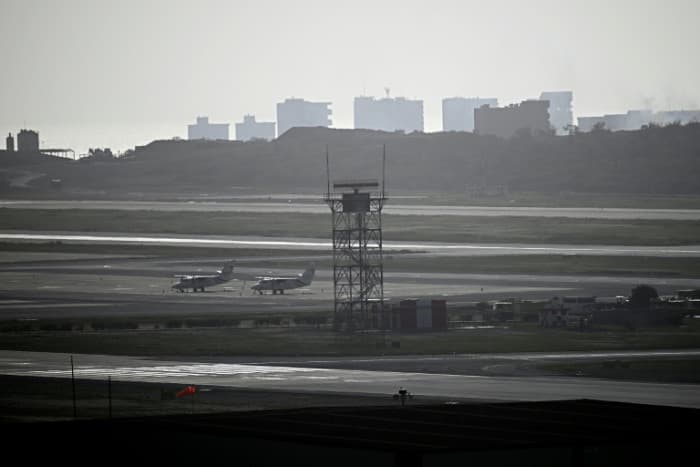ベネズエラ空港が部分的に再開