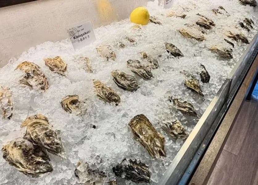 店内:産地の種類豊富なオイスターマニア/Oyster maniaの牡蠣