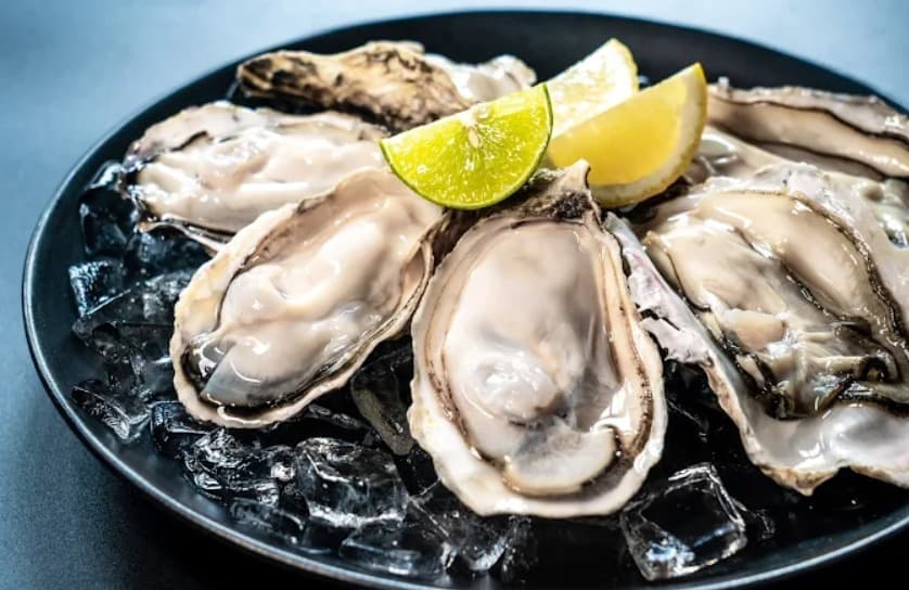 料理:ぷりぷり肉厚なオイスターマニア/Oyster maniaの生牡蠣