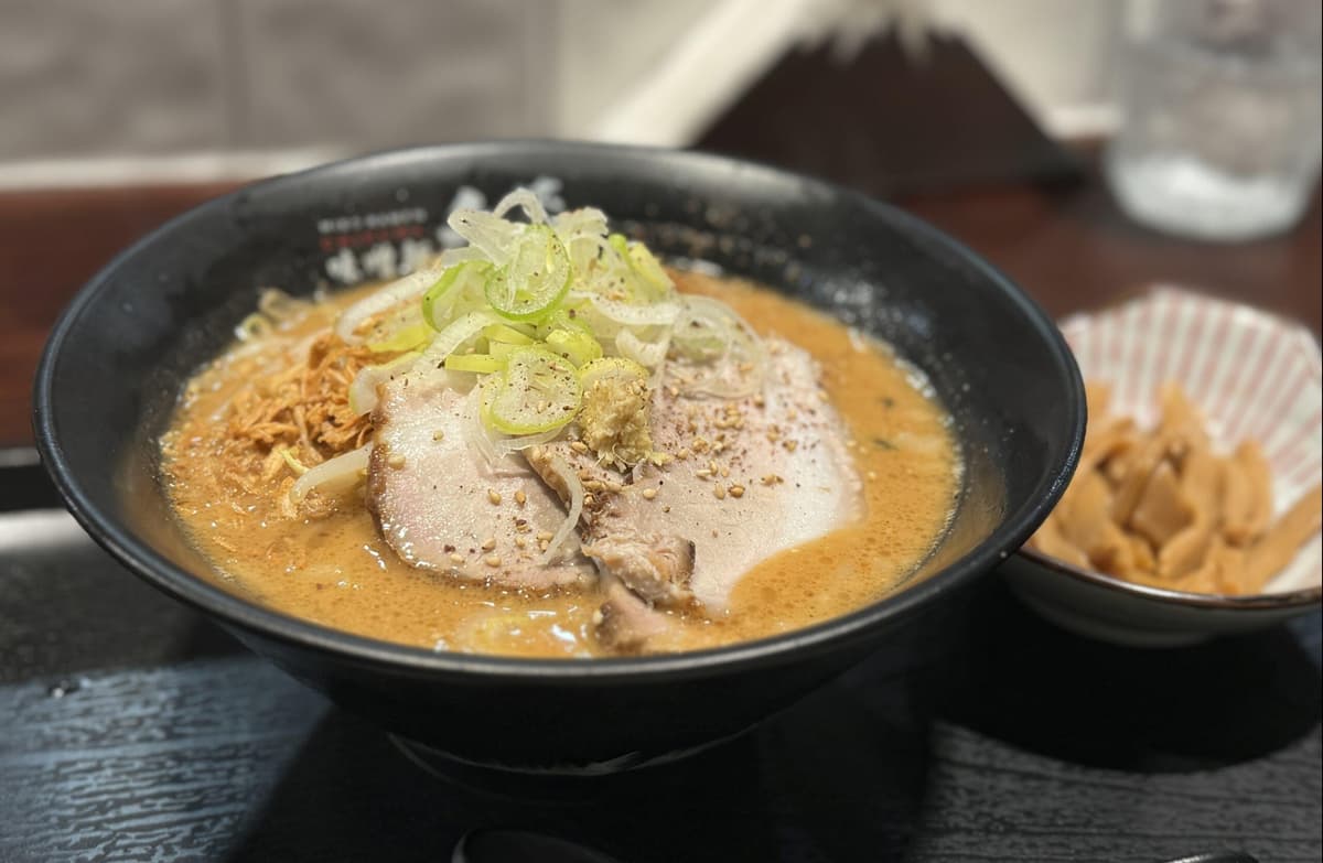 味噌麺 千蔵の看板メニューの味噌ラーメン